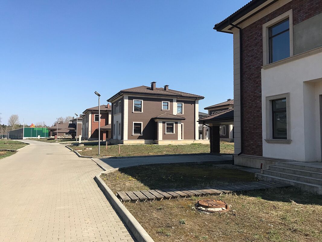 Дом под отделку в камерном посёлке "Петрово-Дальнее"
