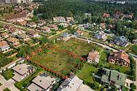 Участок у леса
