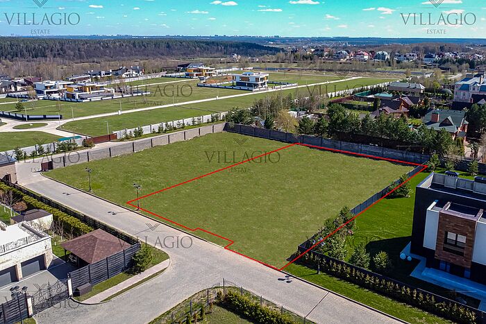 Участок в элитном Chateau Souverain с видом на Москва-Сити