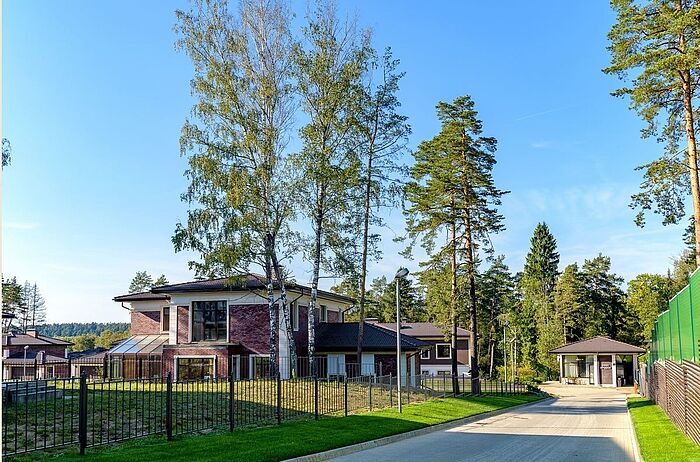 Дом под отделку с видом на лес